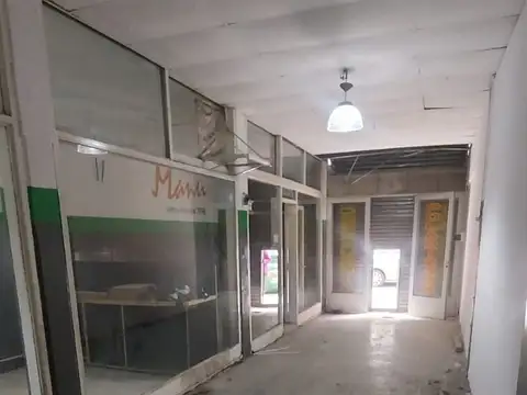 Local en Alquiler Via Púb.