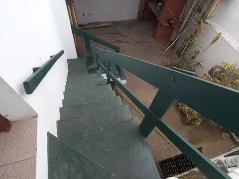 VENTA CASA MAS DEPARTAMENTO 6 AMBIENTES CENTRICA