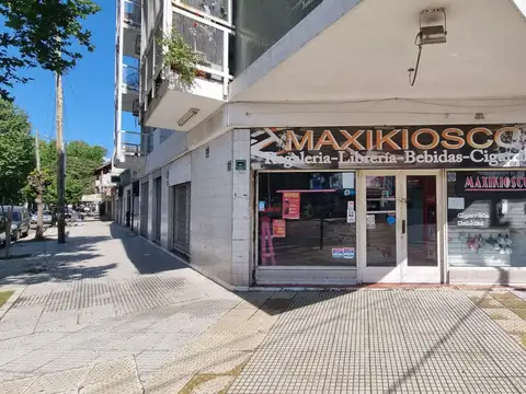 LOCAL EN VENTA EN VILLA LUGANO EN ESQUINA