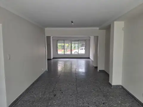 Casa 6 ambientes con 3 baños