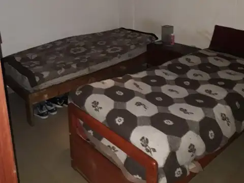 Casa 3 ambientes con 1 baño