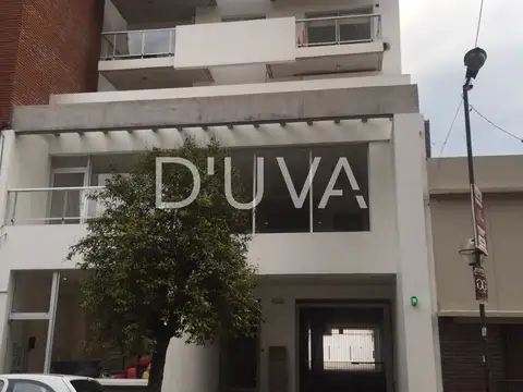 COCHERA- Calle 10 e/ 45 y 46