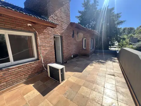 Casa 6 ambientes con 3 baños