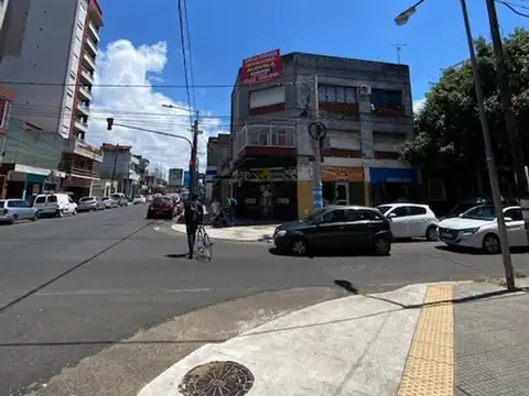 VENTA SAN MARTIN CENTRO. EDIFICIO C/LOCALES Y DEPARTAMENTOS