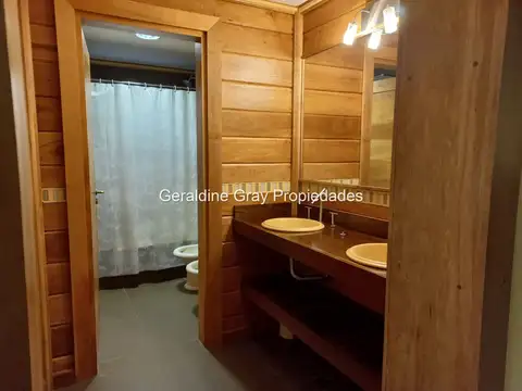 Casa en venta de 4 dormitorios c/ cochera en barrio privado Chapelco Golf & Resort