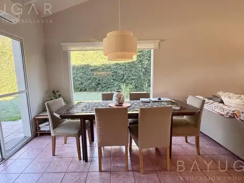 Casa en Venta con 4 cocheras