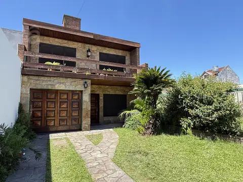 Casa en Venta en Villa Ballester - 4 Dormitorios - Lote: 375 m2