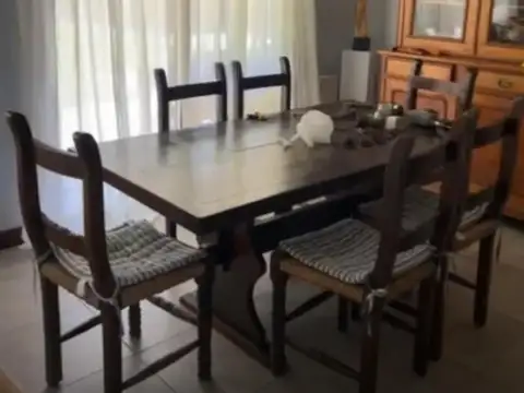 Casa 5 ambientes con 2 baños