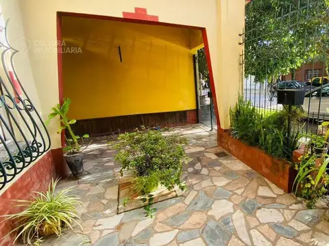 CASA 4 AMBIENTES VENTA PALOMAR CON COCHERA APTO CREDITO