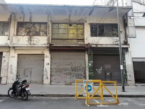 ALQULER LOCAL COMERCIAL  Muy amplio PB y 1 Piso