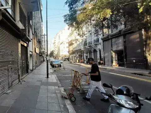 ALQULER LOCAL COMERCIAL  Muy amplio PB y 1 Piso