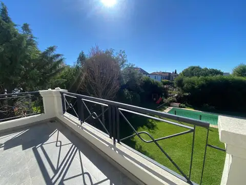 Casa 6 ambientes con 3 baños