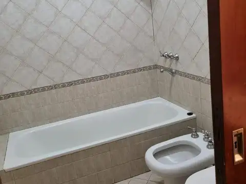 Casa  4 Ambientes Castelar Norte