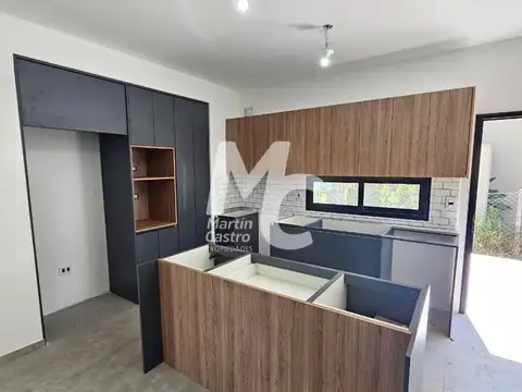 Santa Elena, Pilar Del Este