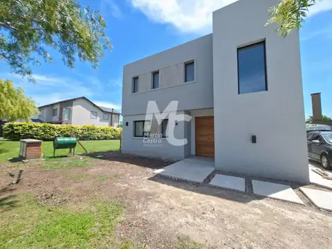 Santa Elena, Pilar Del Este