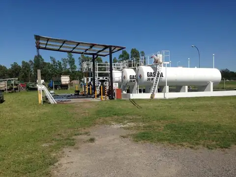 Predio de 5.000m2 con Galpón y Oficinas