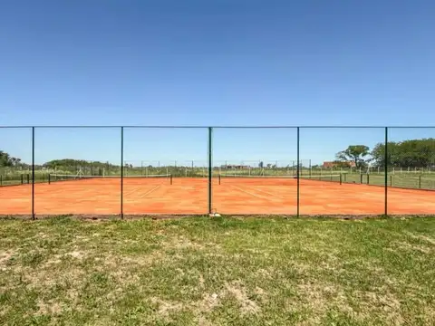 Mrb. Venta Lote En Barrio Village Joven. Bella Vista.