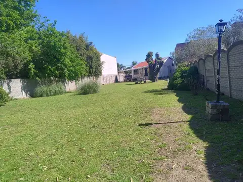 VENTA CASA 4 AMBIENTES LA REJA MORENO LOTE  1092M2