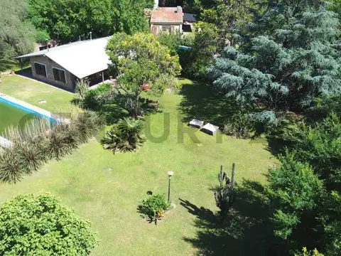 Encantadora Quinta Estilo Cabaña con Pileta y Gran Parque – Barrio Los Pinos, Venado Tuerto.
