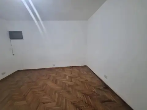 Casa 2 ambientes con 1 baño