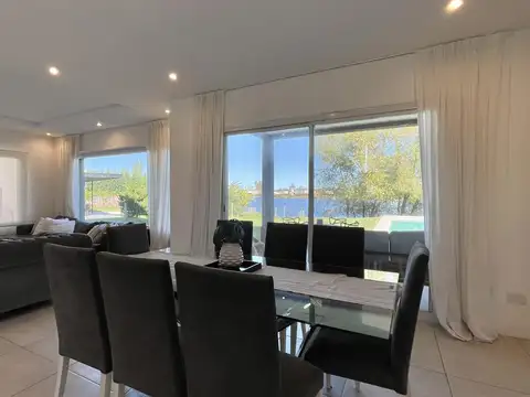 Casa en Venta en El Canton, USD 350.000