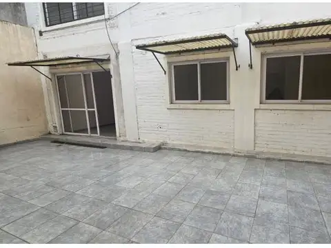 Departamento 7 ambientes con 2 baños