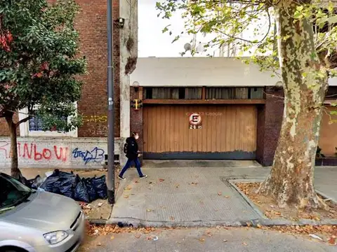 Cochera Araoz y Lerma.