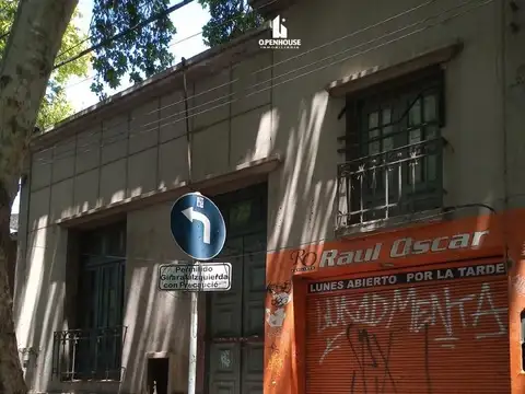 Casa 12 ambientes con 3 baños