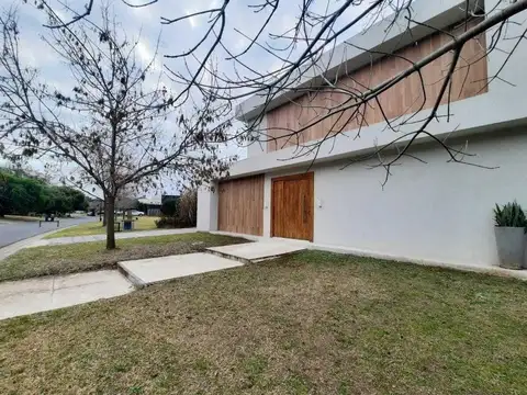 Casa en Alquiler Temporal de 5 dormitorios
