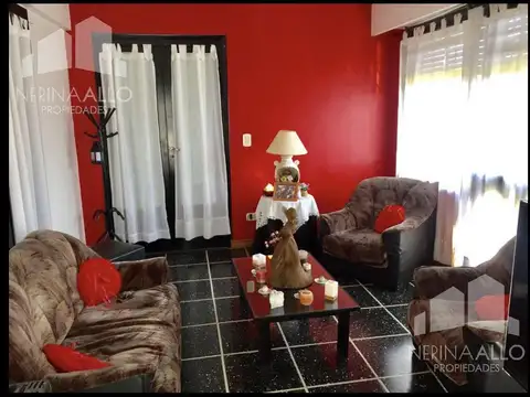 Casa en Venta con 5 cocheras