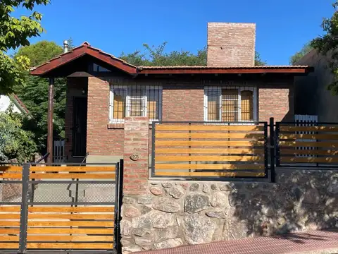 Casa 2 dormitorios capilla del monte B. La Toma