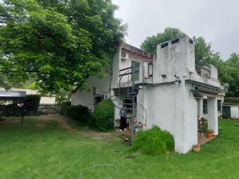 Excelenta Casa en venta Bella Vista 5 dormitorios pileta parque