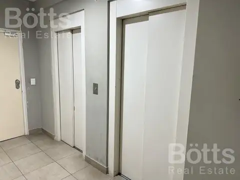 Amplia y luminosa oficina en edificio nuevo