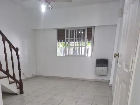 Depto Tipo Casa en Alquiler en Villa Santa Rita, $ 1.500.000