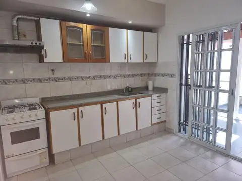 Depto Tipo Casa en Alquiler de 3 ambientes