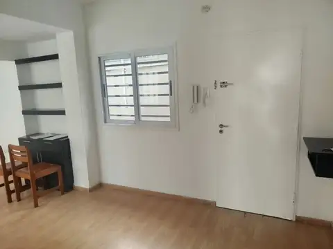 Depto Tipo Casa en Alquiler en La Plata, $ 650.000