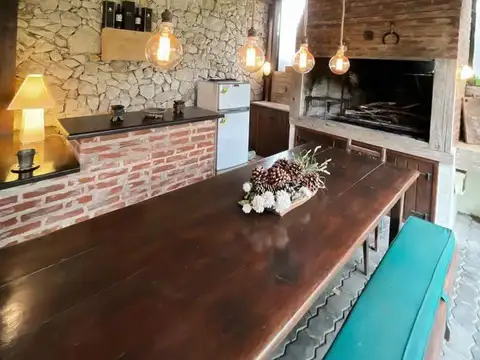 Casa en Venta con 3 cocheras