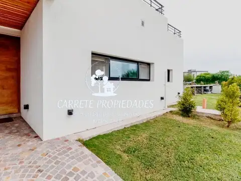 Casa en Alquiler de 3 dormitorios