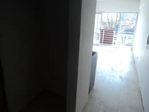 EN VENTA EN EL PALOMAR DEPARTAMENTO DE 2 AMBIENTES CON ESPACIO COCHERA EN 4TO CFTE. - FICHA 6408