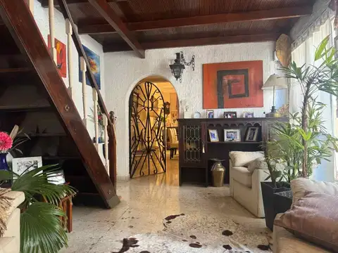 CHALET CLASICO EXCELENTE UBICACION EN BALLESTER