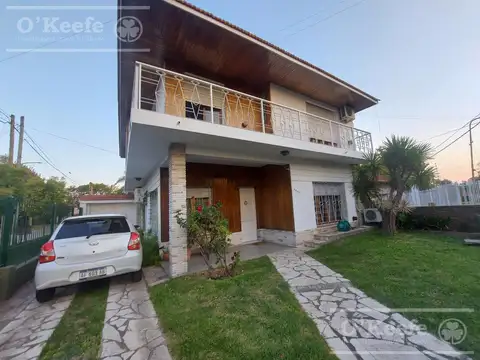 Casa en Venta con 3 cocheras