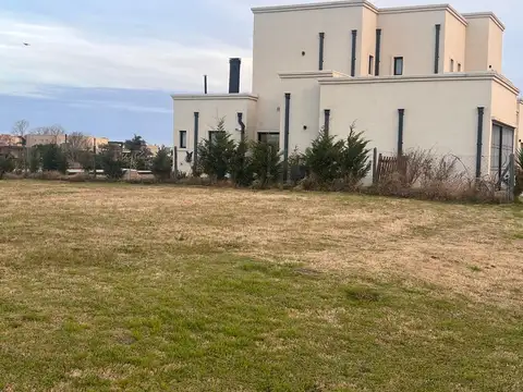 Terreno en Venta 42  mts Fondo