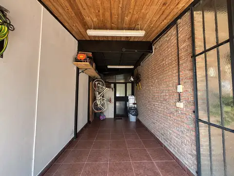 Depto Tipo Casa en Venta con 2 cocheras