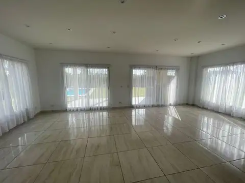 Casa en Alquiler en Countries y Barrios Cerrados en Esteban Echeverria, USD 1.800