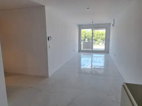 EDIFICIO DE MONOAMBIENTES Y 2 AMBIENTES. LOCAL COMERCIAL DE APROX 150 M2( PLANTA BAJA AOPROX 91 M2 MAS ENTREPISO )