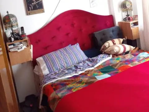 VENTA DEPARTAMENTO TRES AMBIENTES, BALCÓN, EXCELENTE ESTADO