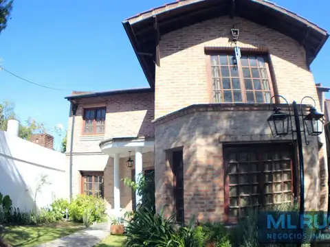 Venta Casa de 6 Ambientes en Parque Leloir