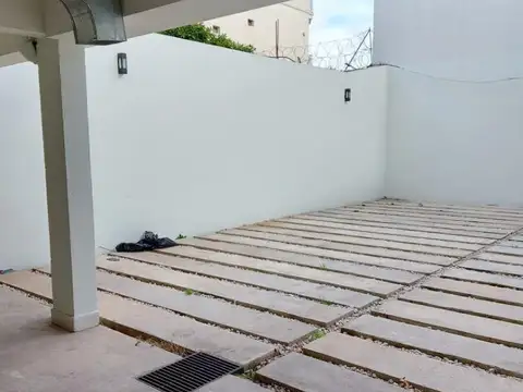 Bucarelli 3100, Piso 1