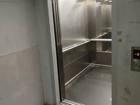 Avenida Rivadavia e/ Azcuénaga y Pasteur