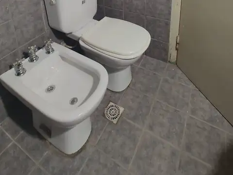 VENTA DE CASA + PREFABRICADA Bº JORGE NEWBERY